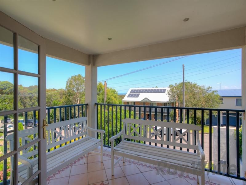 2 Roberts Street, Whitebridge NSW 2290