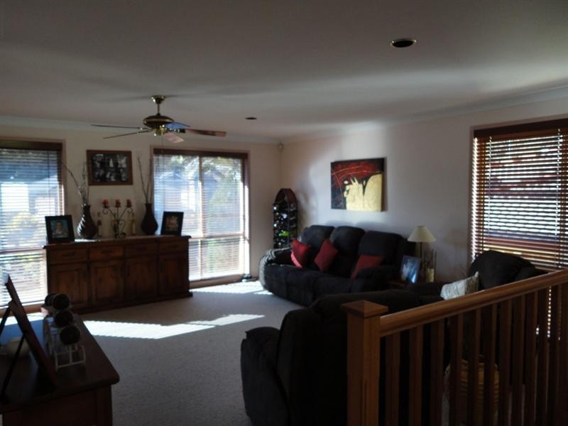 32 Excalibur Parade, Valentine NSW 2280