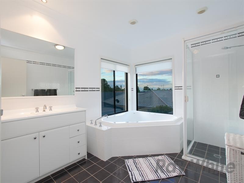 21 Churchill Circuit, Hamilton South NSW 2303