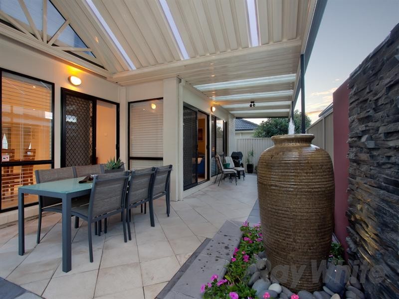 21 Churchill Circuit, Hamilton South NSW 2303