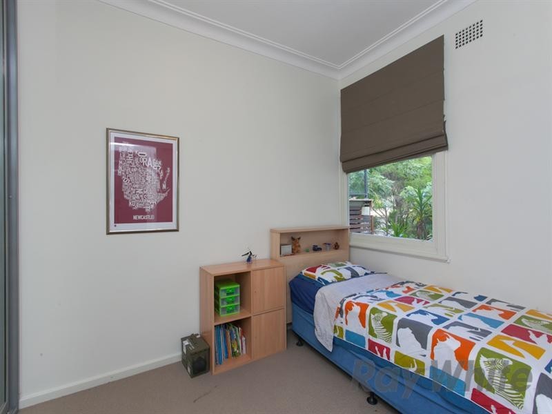 22 Kuranda Crescent, Kotara NSW 2289