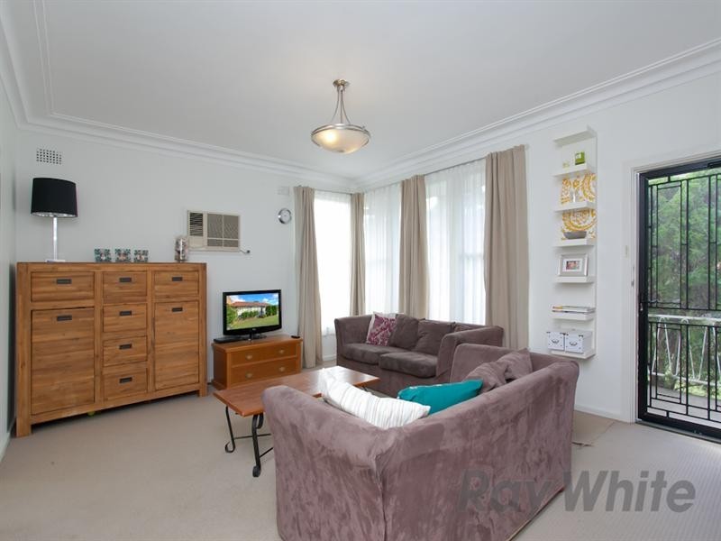 22 Kuranda Crescent, Kotara NSW 2289