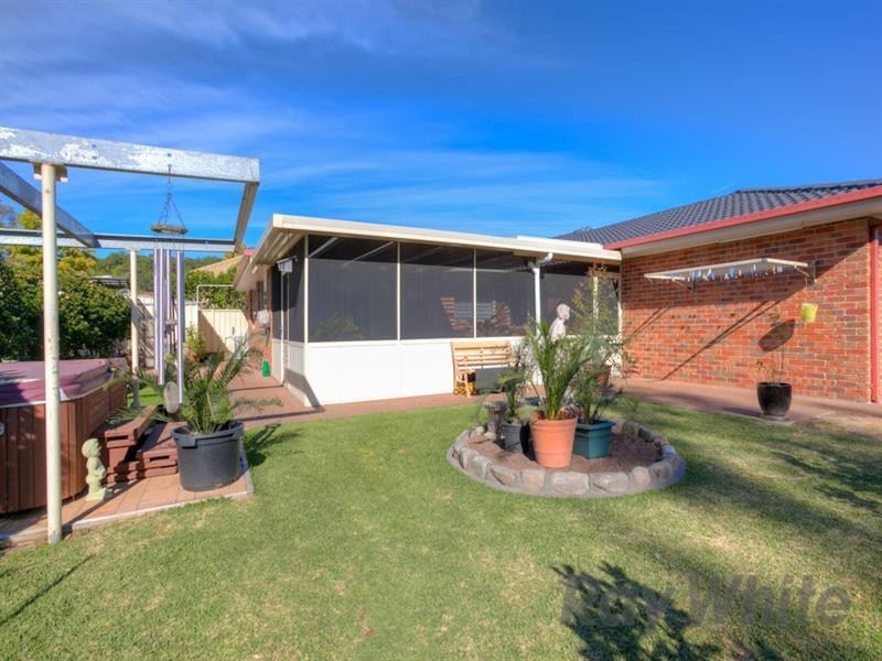 1 Tinglewood Close, Tingira Heights NSW 2290