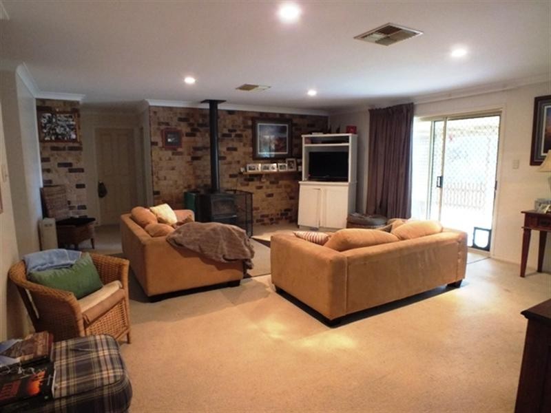 27 Charles Avenue, Goondiwindi QLD 4390