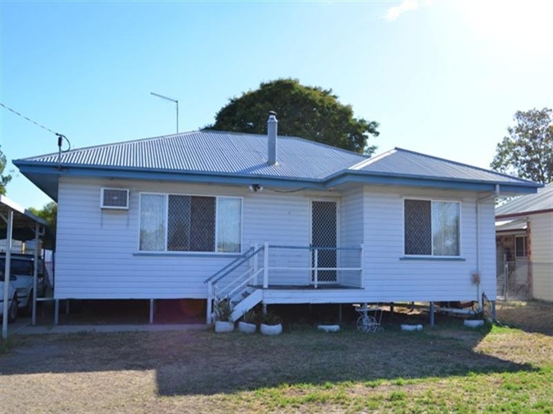 4 Hensler Street, Goondiwindi QLD 4390