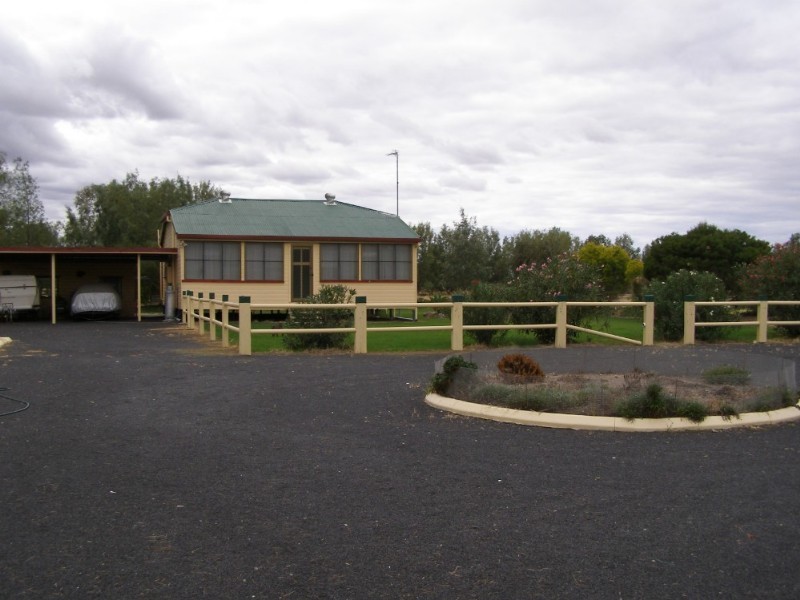 3 Racecourse Road, Goondiwindi QLD 4390