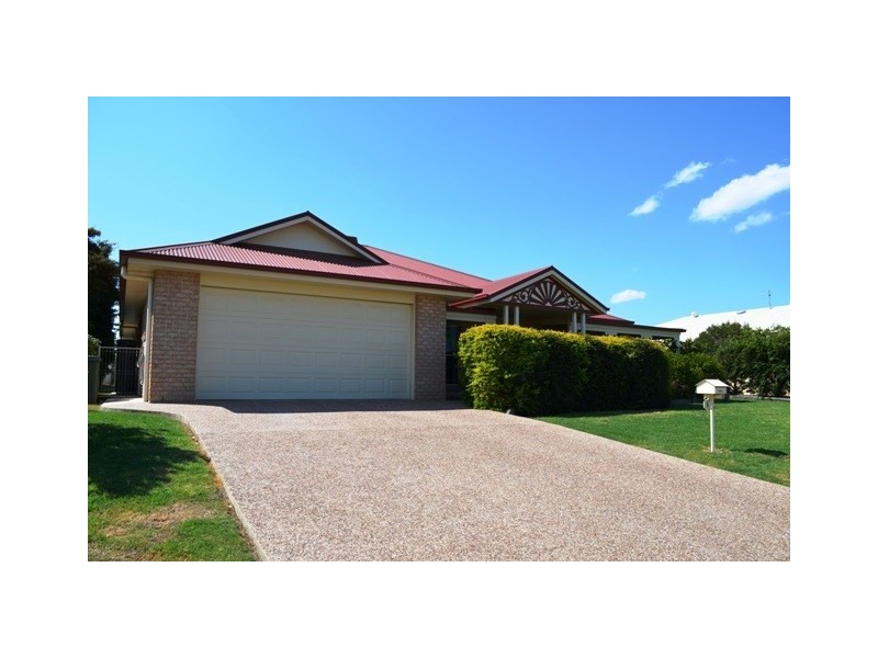 8 Bernborough Place, Goondiwindi QLD 4390