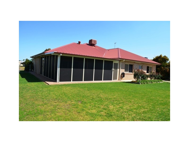8 Bernborough Place, Goondiwindi QLD 4390