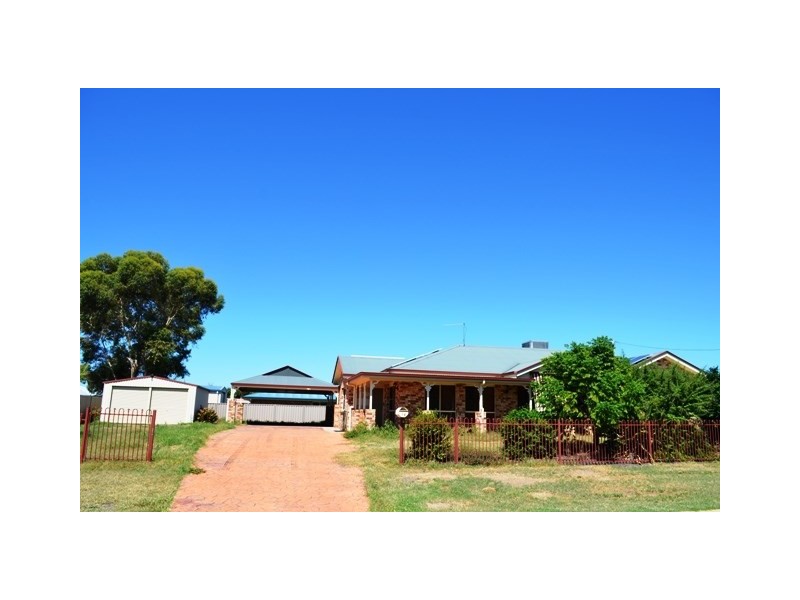 16 Thoras Parade, Goondiwindi QLD 4390