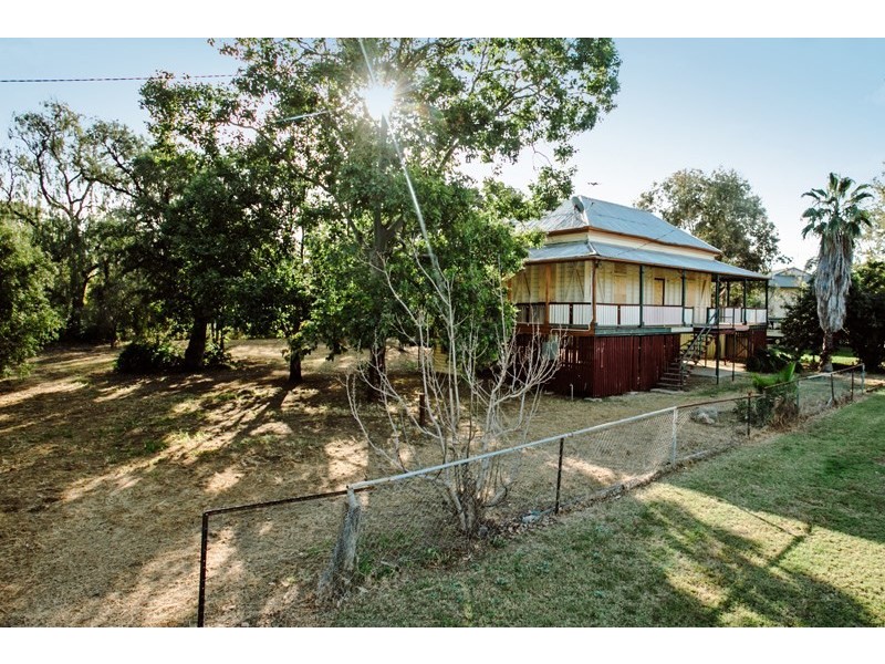 42 Brown Street, Boggabilla NSW 2409, Goondiwindi QLD 4390