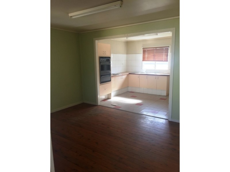 4/3 Brisbane Street, Goondiwindi QLD 4390