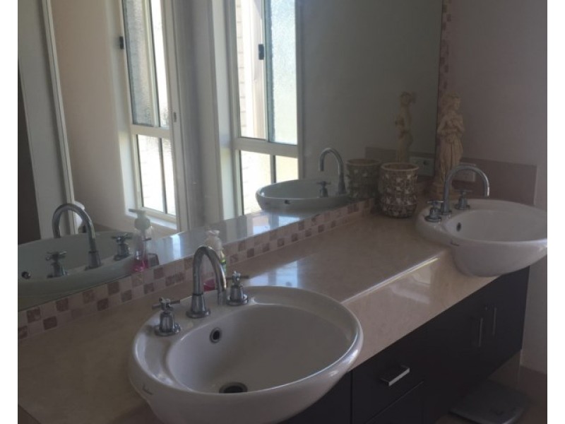 8 James Ryan, Goondiwindi QLD 4390