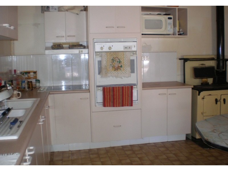 16 Eena Street, Yelarbon QLD 4388