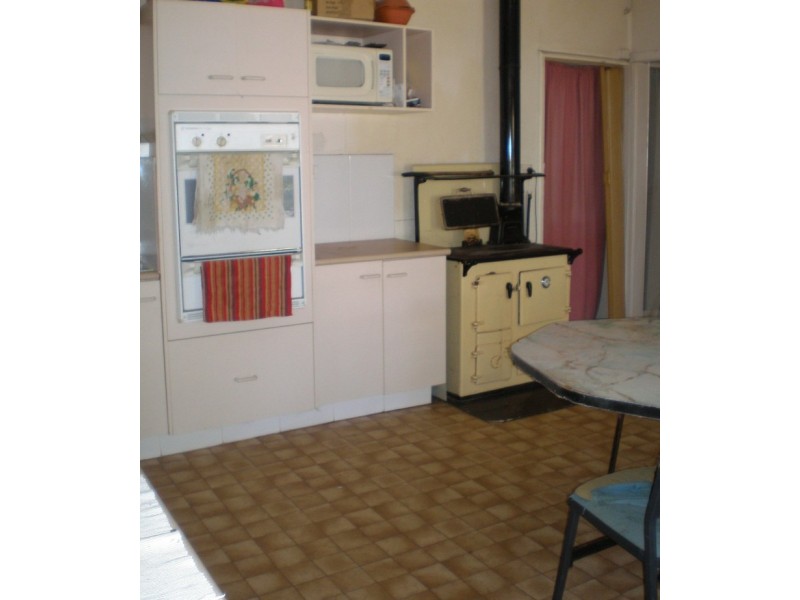 16 Eena Street, Yelarbon QLD 4388