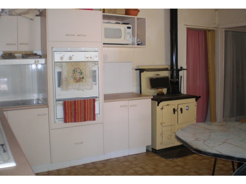 16 Eena Street, Yelarbon QLD 4388