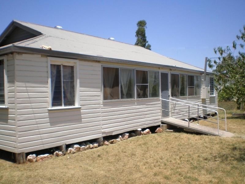 24 Bengalla Street, Yelarbon QLD 4388