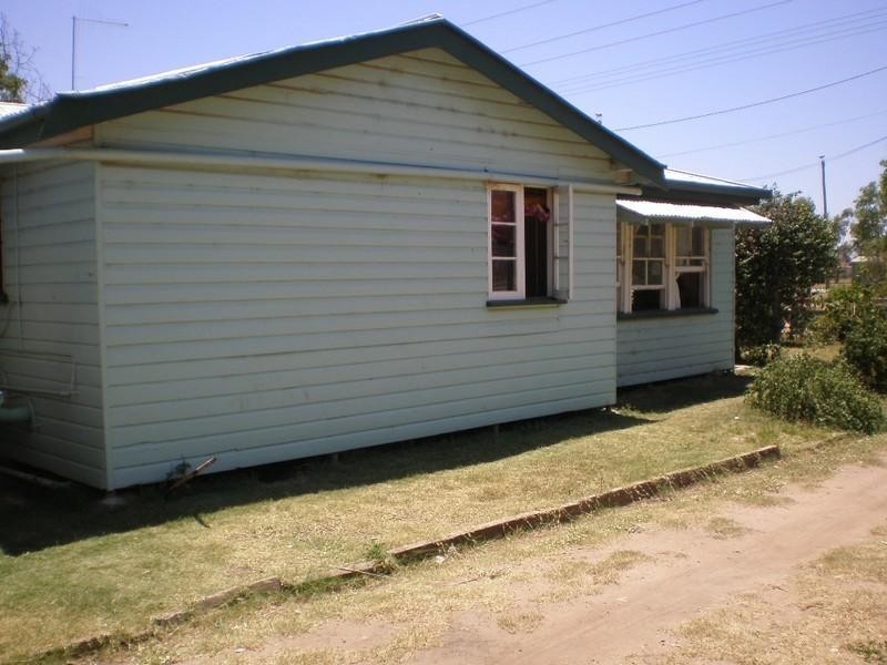 14 Eena Street, Yelarbon QLD 4388