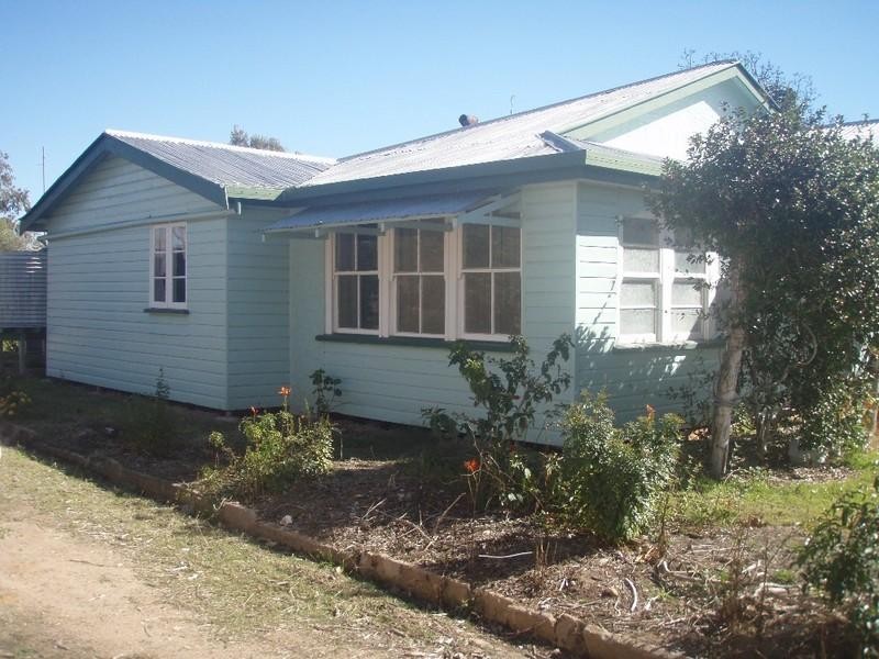 14 Eena Street, Yelarbon QLD 4388