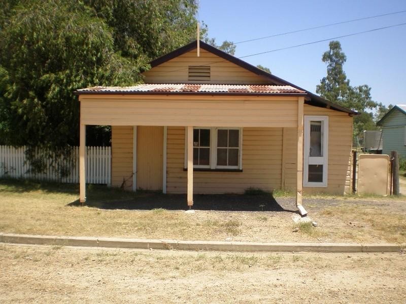14 Eena Street, Yelarbon QLD 4388