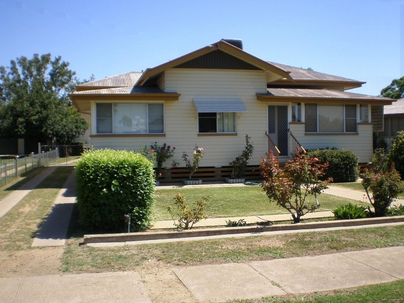 60 Bowen Street, Goondiwindi QLD 4390