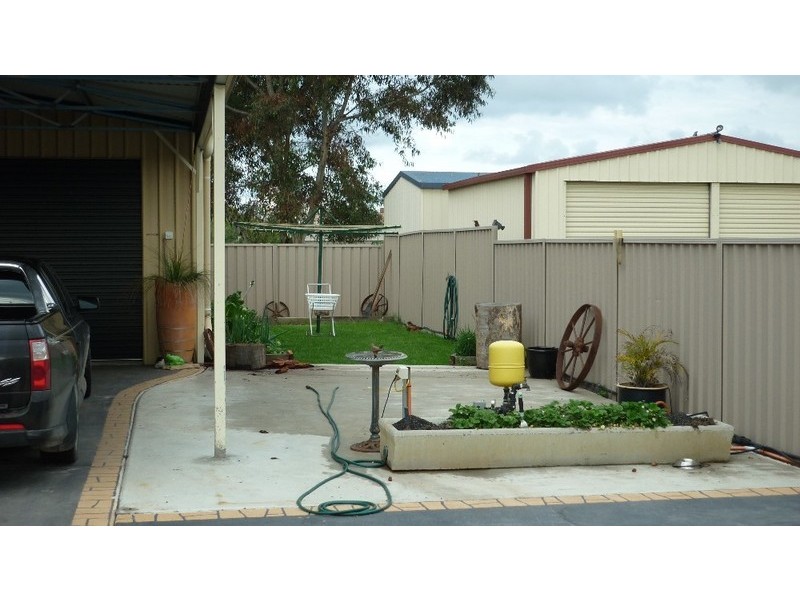 2 James Ryan Avenue, Goondiwindi QLD 4390
