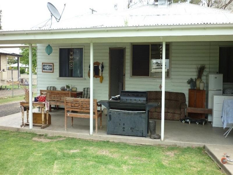 18 Chalmers Street, Goondiwindi QLD 4390
