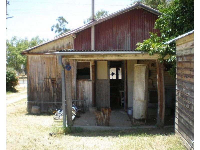 14 Eena Street, Yelarbon QLD 4388