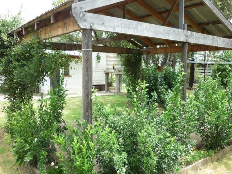 44 Kaboon Street, Yelarbon QLD 4388