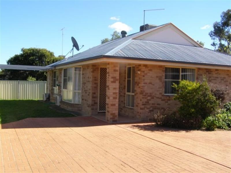 80/a rUSSELL, Goondiwindi QLD 4390