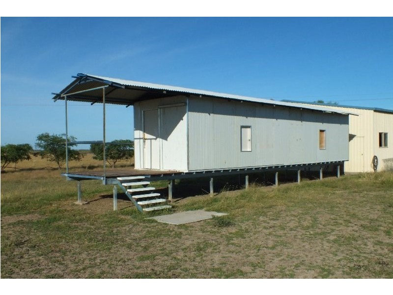 100 Kentucky Lane, Goondiwindi QLD 4390