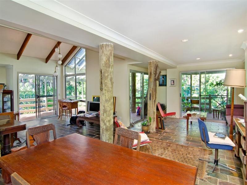 22 Cornwall Drive, Elanora QLD 4221