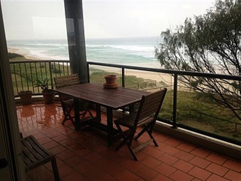 3/2 Twenty Third Avenue, Palm Beach QLD 4221