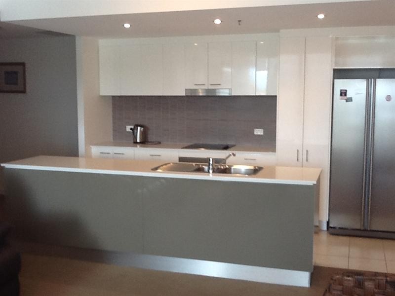 33 TE Peters Drive, Broadbeach QLD 4218