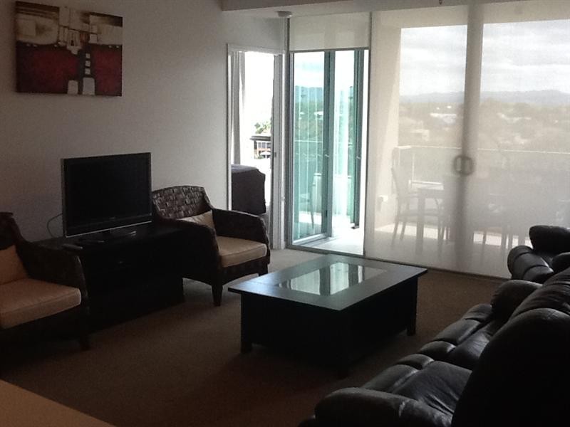 33 TE Peters Drive, Broadbeach QLD 4218