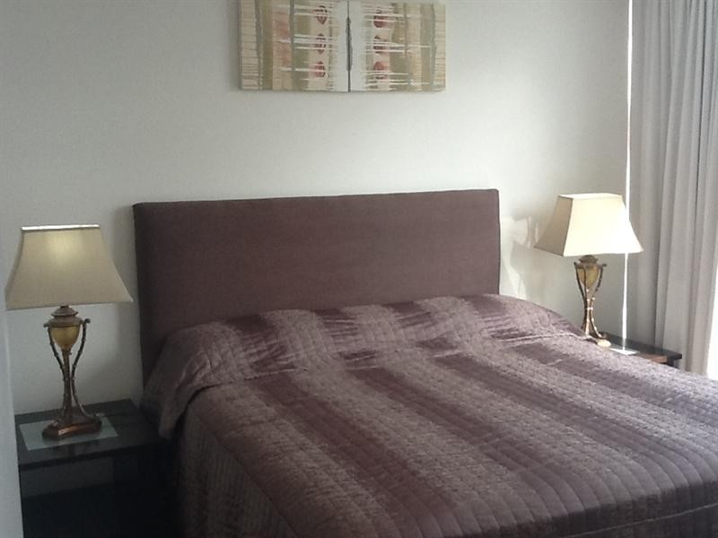 33 TE Peters Drive, Broadbeach QLD 4218