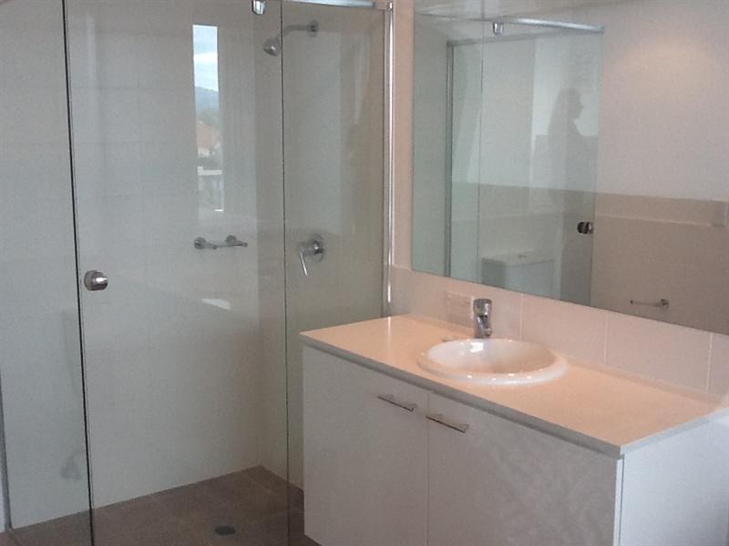 33 TE Peters Drive, Broadbeach QLD 4218