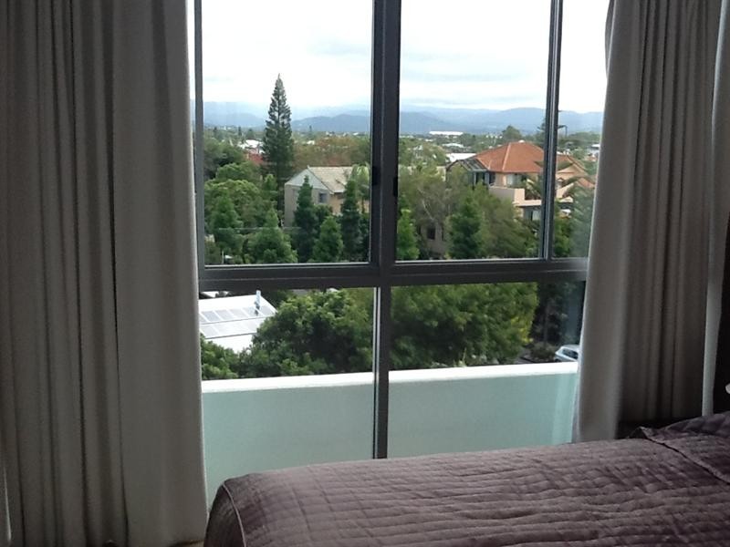 33 TE Peters Drive, Broadbeach QLD 4218