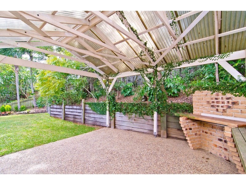 11 Darnel Street, Elanora QLD 4221