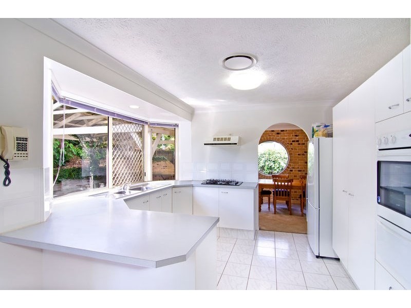 11 Darnel Street, Elanora QLD 4221