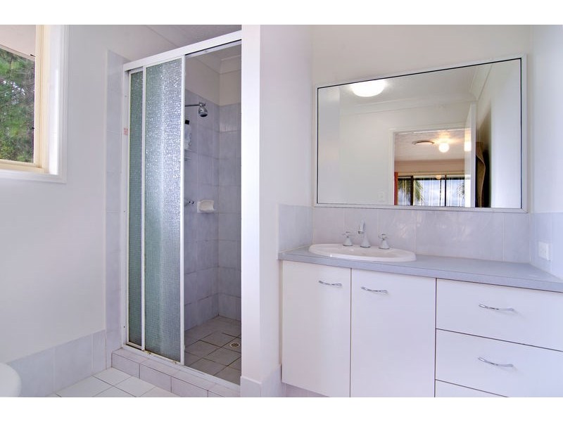 11 Darnel Street, Elanora QLD 4221