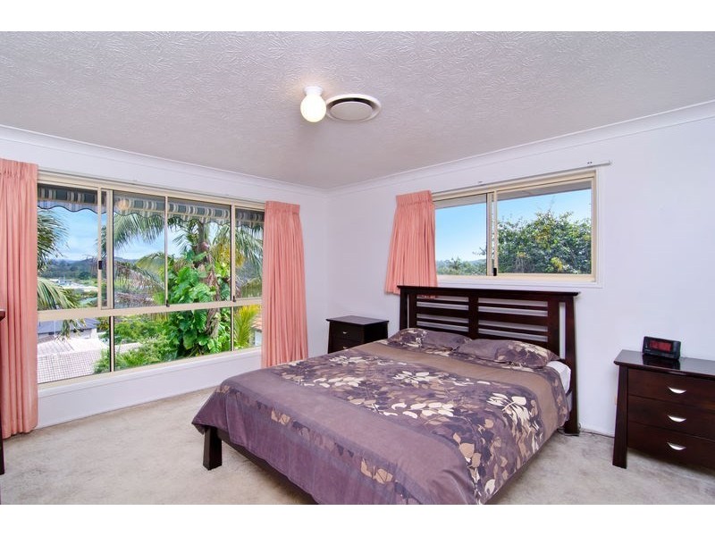 11 Darnel Street, Elanora QLD 4221