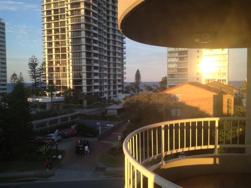 4/15 Old Burleigh Road, Surfers Paradise QLD 4217