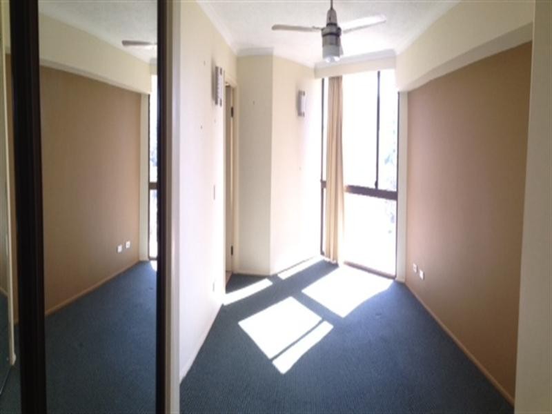 4/15 Old Burleigh Road, Surfers Paradise QLD 4217