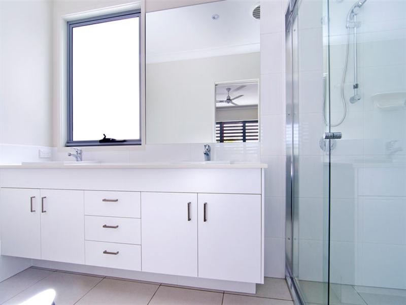 1/25 Brooke Avenue, Palm Beach QLD 4221