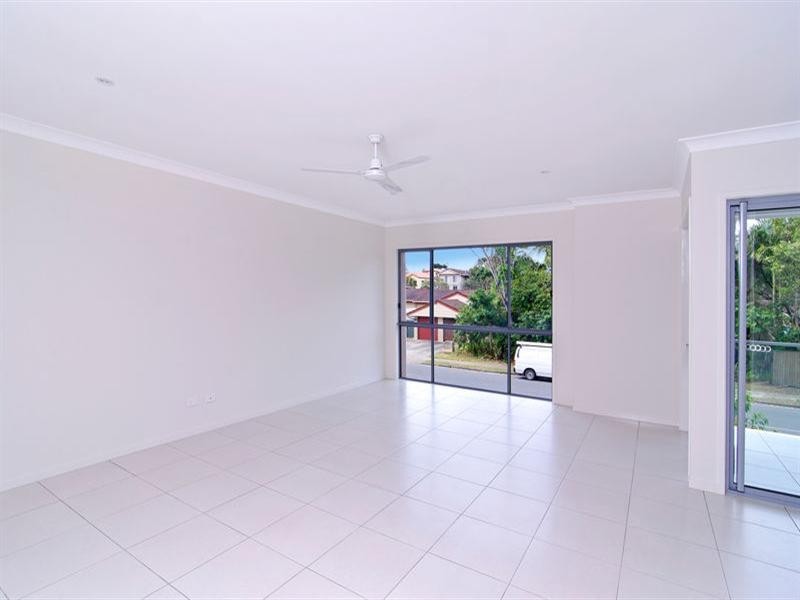 2/25 Brooke Avenue, Palm Beach QLD 4221