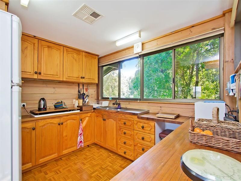 16 Larentia Street, Currumbin Waters QLD 4223