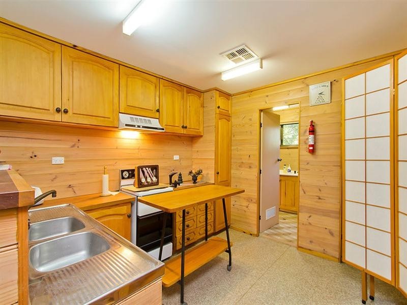 16 Larentia Street, Currumbin Waters QLD 4223