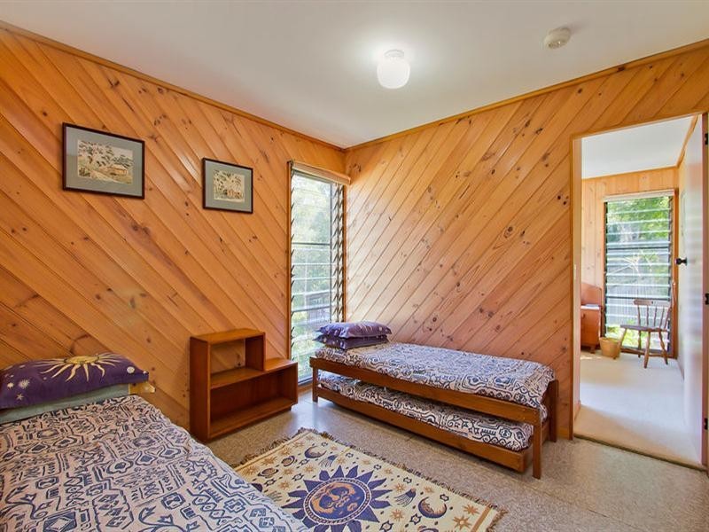 16 Larentia Street, Currumbin Waters QLD 4223