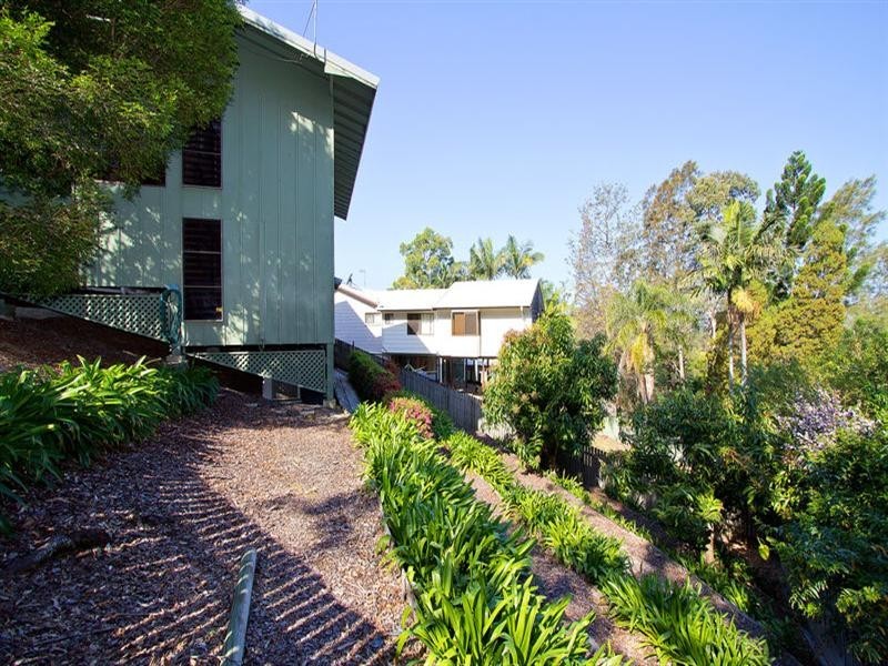 16 Larentia Street, Currumbin Waters QLD 4223
