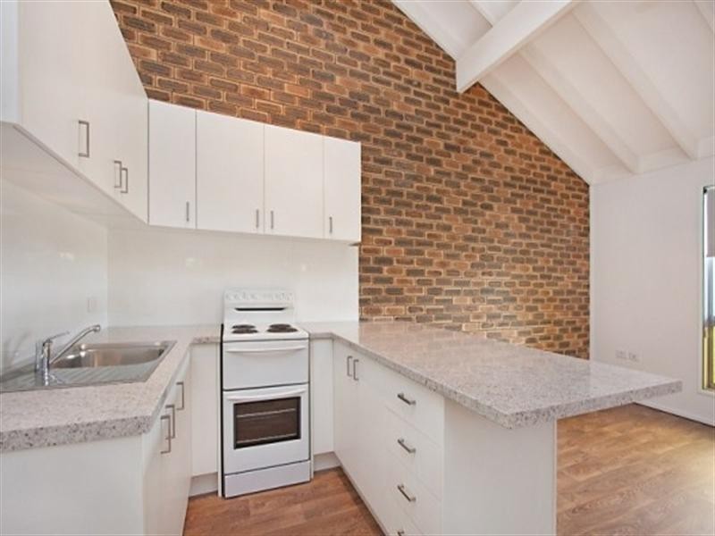 2/8 Thirteenth Avenue, Palm Beach QLD 4221